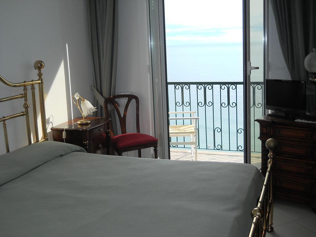Leopold Hotel 3*