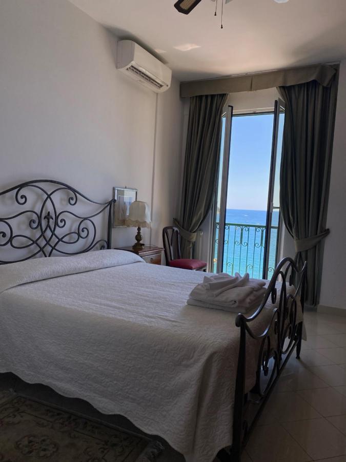 Leopold Hotel 3*